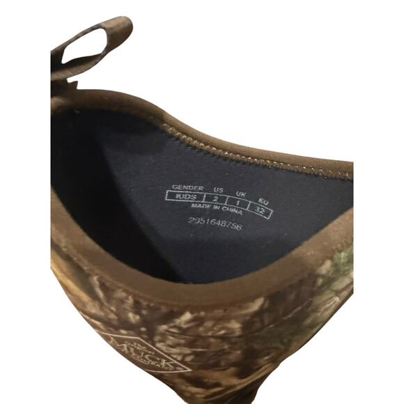 The Original Muck Boots in Camo Pattern Youth Size 2 - Picture 4 of 12